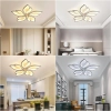 Inteligentna lampa sufitowa Bayht Kwiat do salonu z funkcją zmiany kolorów