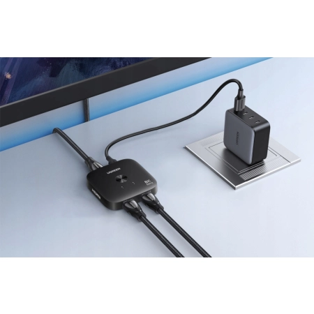 Ugreen 65877 przełącznik HDMI 2.1 2x1 8K 60Hz 4K 120Hz USB-C LED Switch