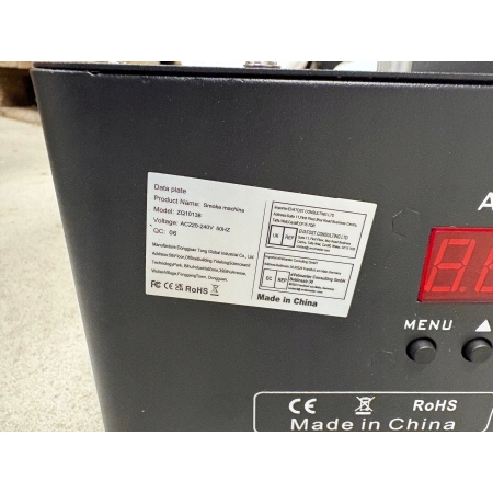 PIONOWA Maszyna do dymu 1800W LED RGB + PILOT ZQ10138 Uking