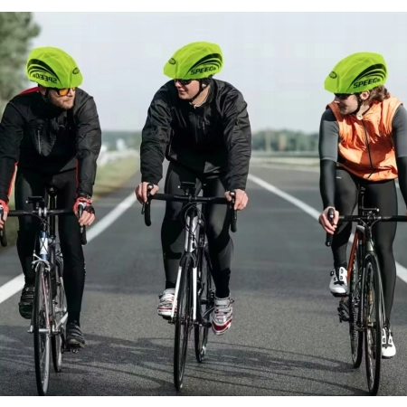 Pokrowiec na kask rowerowy zielony odblaskowy