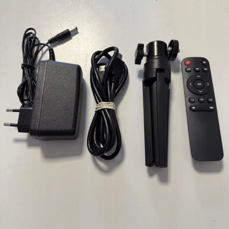 Akiyo O1 Przenośny Mini Projektor LCD FullHD Biały Statyw Pilot