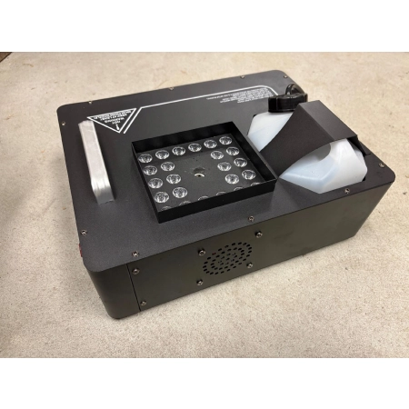 PIONOWA Maszyna do dymu 1800W LED RGB + PILOT ZQ10138 Uking