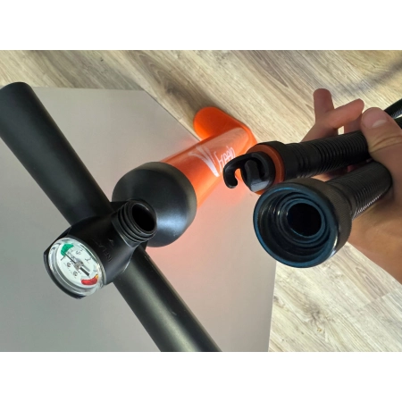 Pompka ręczna Freein do deski SUP kajaka dwukierunkowa 29 PSI z manometrem